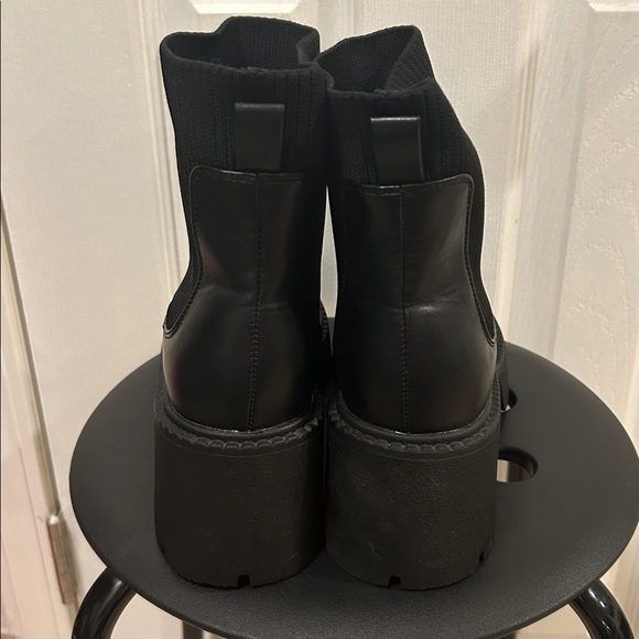 Madden Girl Lug Sole Boots Size 9 - Picture 5 of 8